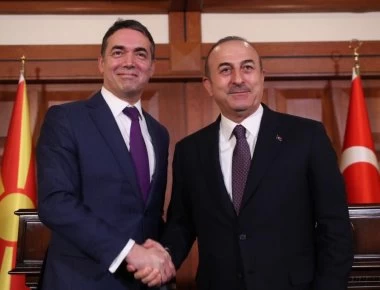 Πως η Τουρκία «αγκαλιάζει» τα Σκόπια